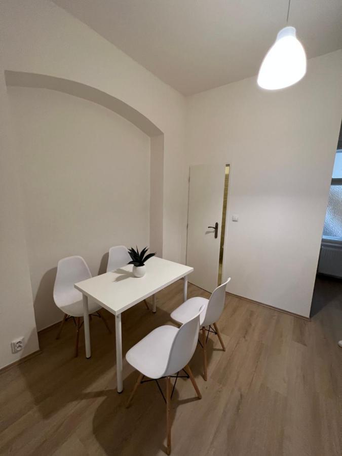 Apartmany Soukenicka Praha Bagian luar foto